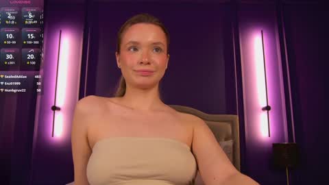 Snapshot of _florence_wayne chatting on December 9, 9:17 am Florence online show from December 9, 9:17 am