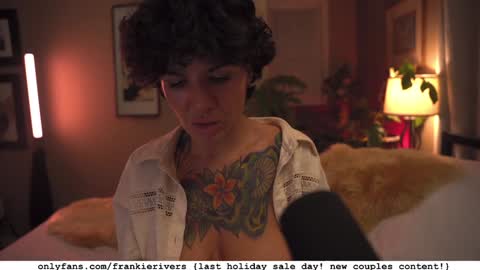 Snapshot of _frankie_rivers chatting on December 4, 3:27 am Frankie Rivers allmylinks online show from December 4, 3:27 am