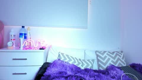 Snapshot of _gabbyx_ chatting on December 1, 2:44 pm Gabby online show from December 1, 2:44 pm