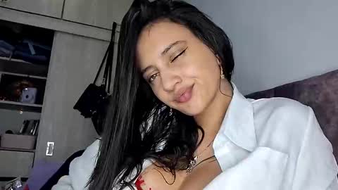 Snapshot of _gabbyx_ chatting on December 5, 6:26 pm Gabby online show from December 5, 6:26 pm