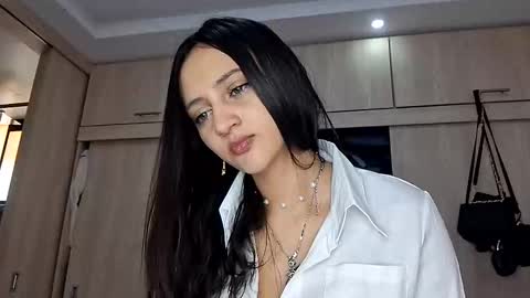 Snapshot of _gabbyx_ chatting on December 15, 4:22 pm Gabby online show from December 15, 4:22 pm