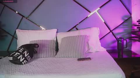 _giggy online show from December 20, 11:39 am