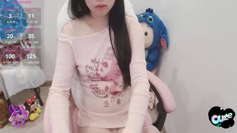 Snapshot of _girlcute_ chatting on October 7, 1:30 pm Anna online show from October 7, 1:30 pm