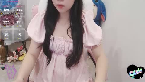 Snapshot of _girlcute_ chatting on October 12, 1:59 am Anna online show from October 12, 1:59 am