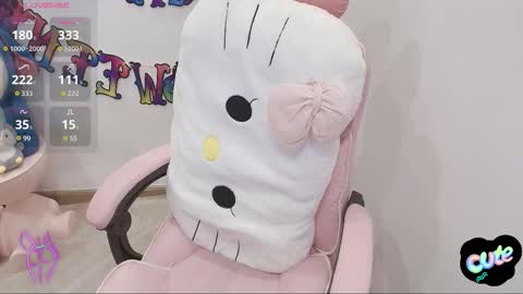 Snapshot of _girlcute_ chatting on October 30, 7:14 pm Anna online show from October 30, 7:14 pm