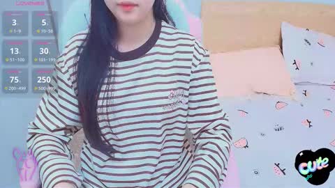 Snapshot of _girlcute_ chatting on November 29, 1:19 am Anna online show from November 29, 1:19 am