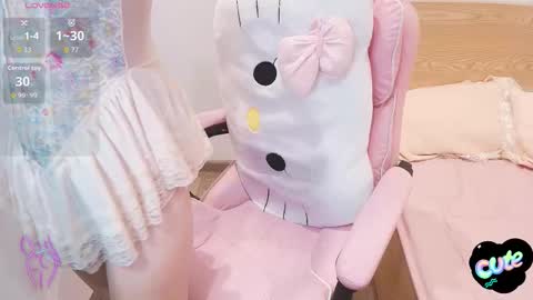 Snapshot of _girlcute_ chatting on December 5, 11:19 am Anna online show from December 5, 11:19 am