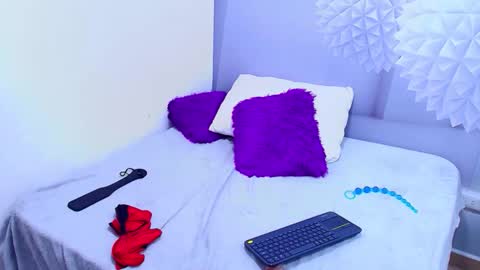 _gold_strawberry_ online show from May 16, 6:54 am
