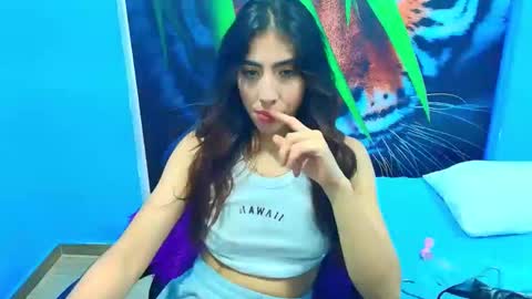 _gold_strawberry_ online show from May 16, 2:49 pm