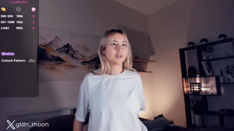 Snapshot of _golden_moon_ chatting on December 20, 1:47 am Rina online show from December 20, 1:47 am