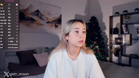 Snapshot of _golden_moon_ chatting on December 25, 7:34 pm Rina online show from December 25, 7:34 pm