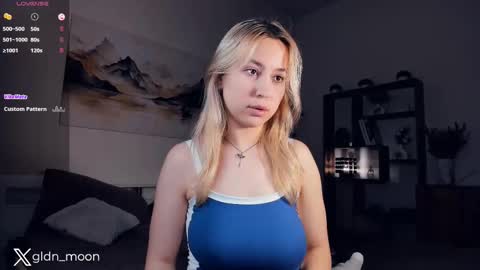 Snapshot of _golden_moon_ chatting on February 26, 5:20 am Rina online show from February 26, 5:20 am