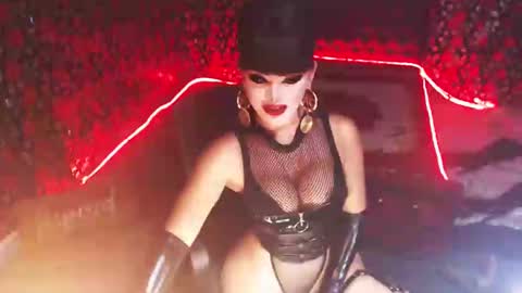Snapshot of _hailyourqueenx chatting on January 4, 5:47 pm GoDDess Chloe online show from January 4, 5:47 pm
