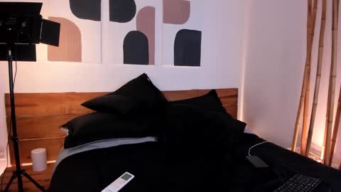 Hanna johnson online show from March 9, 2:39 am