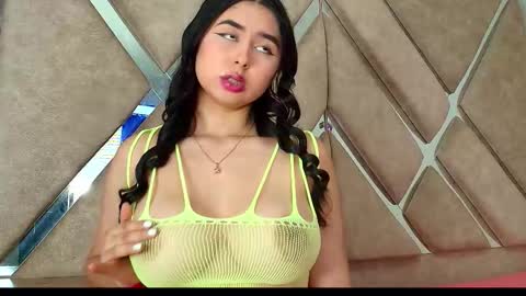 Snapshot of _hannahst chatting on November 9, 3:27 am _hannahst online show from November 9, 3:27 am