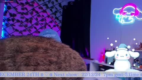 Snapshot of _heavenly_blue_ chatting on December 22, 7:54 am Bluey online show from December 22, 7:54 am
