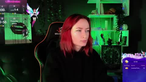 Snapshot of _helencarter chatting on December 9, 8:44 pm Helen Carter 3  Next stream   2330 MSC online show from December 9, 8:44 pm