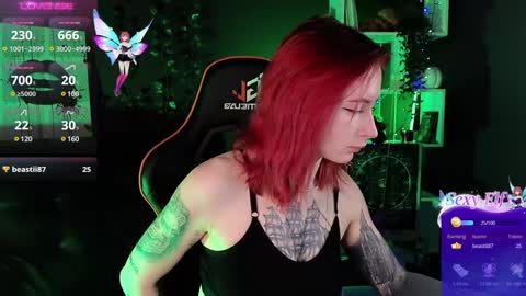 Snapshot of _helencarter chatting on December 10, 8:49 pm Helen Carter 3  Next stream   2330 MSC online show from December 10, 8:49 pm