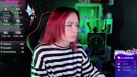 Snapshot of _helencarter chatting on December 10, 11:51 pm Helen Carter 3  Next stream   2330 MSC online show from December 10, 11:51 pm