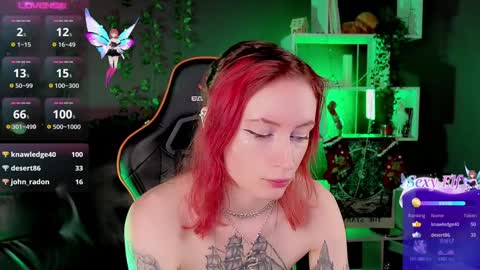 Snapshot of _helencarter chatting on December 16, 4:13 am Helen Carter 3  Next stream   2330 MSC online show from December 16, 4:13 am