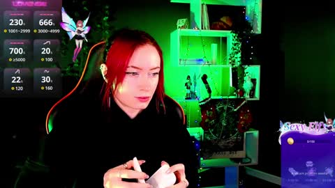 Snapshot of _helencarter chatting on December 17, 8:43 pm Helen Carter 3  Next stream   2330 MSC online show from December 17, 8:43 pm