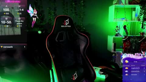 Snapshot of _helencarter chatting on December 22, 11:41 pm Helen Carter 3  Next stream   2330 MSC online show from December 22, 11:41 pm