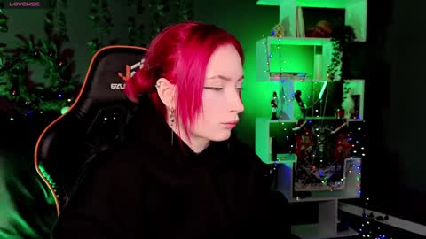 Snapshot of _helencarter chatting on December 25, 8:50 pm Helen Carter 3  Next stream   2330 MSC online show from December 25, 8:50 pm