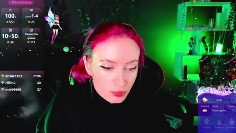 Snapshot of _helencarter chatting on January 4, 2:35 am Helen Carter 3  Next stream   2330 MSC online show from January 4, 2:35 am