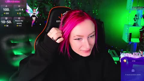 Snapshot of _helencarter chatting on January 4, 8:27 pm Helen Carter 3  Next stream   2330 MSC online show from January 4, 8:27 pm