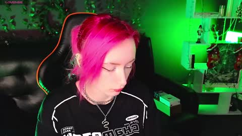 Snapshot of _helencarter chatting on January 5, 8:31 pm Helen Carter 3  Next stream   2330 MSC online show from January 5, 8:31 pm