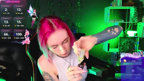 Snapshot of _helencarter chatting on January 14, 8:37 pm Helen Carter 3  Next stream   2330 MSC online show from January 14, 8:37 pm