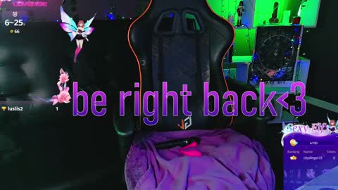 Snapshot of _helencarter chatting on January 25, 11:32 pm Helen Carter 3  Next stream   2330 MSC online show from January 25, 11:32 pm