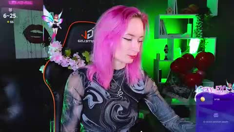 Snapshot of _helencarter chatting on February 16, 8:44 pm Helen Carter 3  Next stream   2330 MSC online show from February 16, 8:44 pm