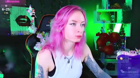 Snapshot of _helencarter chatting on February 18, 8:47 pm Helen Carter 3  Next stream   2330 MSC online show from February 18, 8:47 pm