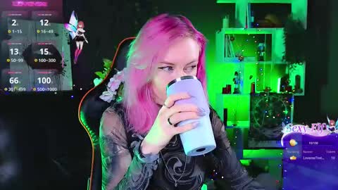 Snapshot of _helencarter chatting on February 22, 8:53 pm Helen Carter 3  Next stream   2330 MSC online show from February 22, 8:53 pm