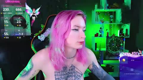 Snapshot of _helencarter chatting on February 23, 11:47 pm Helen Carter 3  Next stream   2330 MSC online show from February 23, 11:47 pm