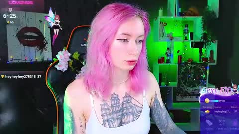 Snapshot of _helencarter chatting on February 24, 9:20 pm Helen Carter 3  Next stream   2330 MSC online show from February 24, 9:20 pm