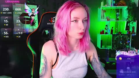 Snapshot of _helencarter chatting on March 2, 8:29 pm Helen Carter 3  Next stream   2330 MSC online show from March 2, 8:29 pm