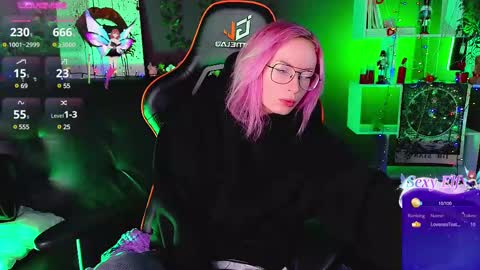 Snapshot of _helencarter chatting on March 3, 8:43 pm Helen Carter 3  Next stream   2330 MSC online show from March 3, 8:43 pm