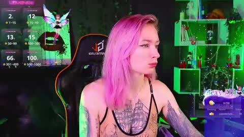 Snapshot of _helencarter chatting on March 7, 9:06 pm Helen Carter 3  Next stream   2330 MSC online show from March 7, 9:06 pm