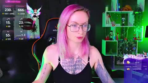 Snapshot of _helencarter chatting on March 8, 8:57 pm Helen Carter 3  Next stream   2330 MSC online show from March 8, 8:57 pm