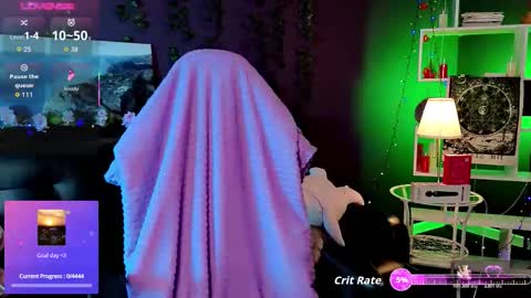 Snapshot of _helencarter chatting on October 17, 8:44 pm Helen Carter 3  Next stream   2330 MSC online show from October 17, 8:44 pm