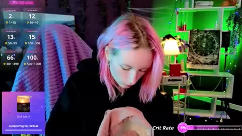 Snapshot of _helencarter chatting on October 27, 8:24 pm Helen Carter 3  Next stream   2330 MSC online show from October 27, 8:24 pm