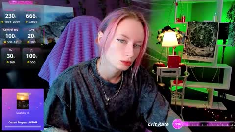 Snapshot of _helencarter chatting on November 1, 8:33 pm Helen Carter 3  Next stream   2330 MSC online show from November 1, 8:33 pm