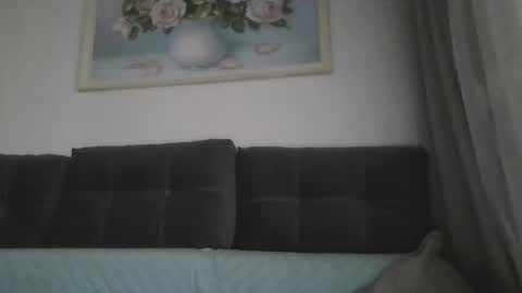 Snapshot of _hidden_frommymoom_ chatting on April 17, 5:21 am Criss4u online show from April 17, 5:21 am