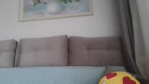 Snapshot of _hidden_frommymoom_ chatting on April 20, 7:22 am Criss4u online show from April 20, 7:22 am