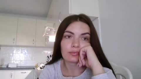 Snapshot of _hidden_frommymoom_ chatting on June 14, 6:48 am Criss4u online show from June 14, 6:48 am