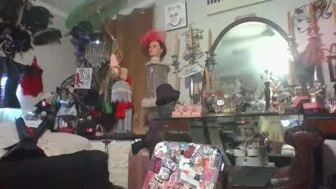 _hitgirly_ online show from May 23, 4:50 am