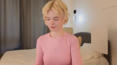 Snapshot of _honnyland chatting on May 25, 1:17 pm Alisha online show from May 25, 1:17 pm