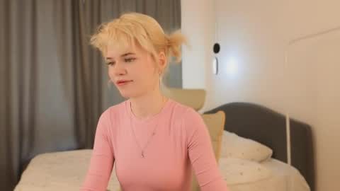 Snapshot of _honnyland chatting on May 26, 12:12 pm Alisha online show from May 26, 12:12 pm